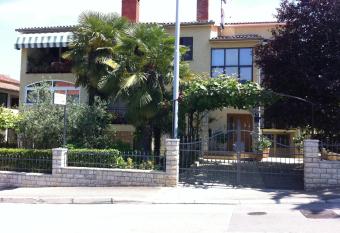 Apartments Boris has Balcony rooms