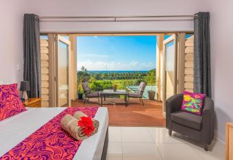 Rarotonga GolfSeaView allows 18 year olds to book a room