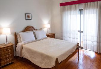 JB-APARTMENT allows 18 year olds to book a room