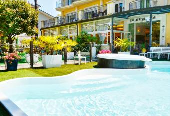 Hotel Europa Milano Marittima has Balcony rooms