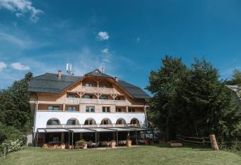 Apartmaji Triglav allows 18 year olds to book a room