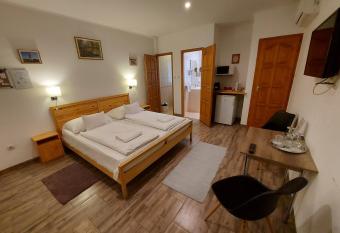 B  ne Vend  gh  z   s Boroz   has Balcony rooms