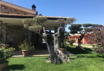 Le Rose has Balcony rooms