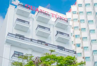 Quang Tung Hotel has Balcony rooms
