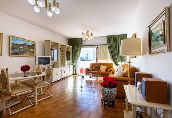 3 bedrooms apartment at Las Palmas de Gran Canaria 600 m away from the beach with city view furnished terrace and wifi has Balcony rooms