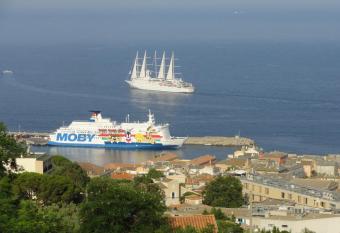 Chambre   l  gante Lisa has Balcony rooms