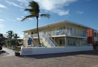 Paradise Oceanfront By Hbh has Balcony rooms