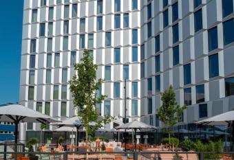 Best Western Plus Grow Hotel allows 18 year olds to book a room