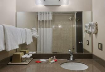 South Hill Lodge has rooms with a private hot tub