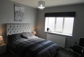 No1 Guest House allows 18 year olds to book a room