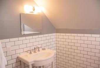 The Ocean Bay House allows 18 year olds to book a room