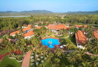 Holiday Inn Resort Goa, an IHG Hotel has Smoking/Balcony rooms