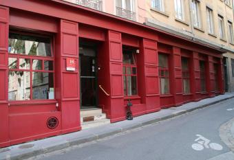 Hotel Saint Vincent allows 18 year olds to book a room