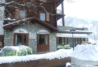 Hotel Mont Nery has Balcony rooms