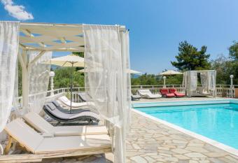 Victoria Hill Hotel has Balcony rooms