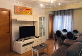 Piso Avenida de Madrid allows 18 year olds to book a room