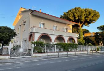 Affittacamere Villa Paestum has Balcony rooms