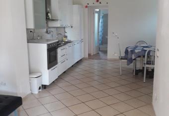 Alloggio Uso Turistico Claudio has Smoking rooms