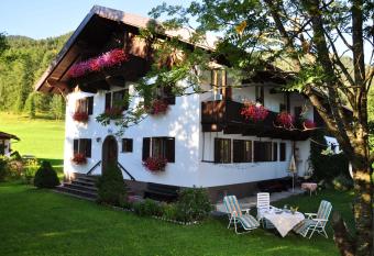 Haus Thurner has Balcony rooms