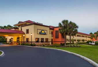 Days Inn by Wyndham Brooksville/Dade City has Smoking rooms