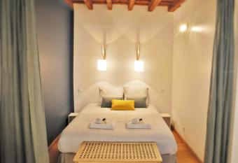 Le Saint Georges - Vieux Lyon - Majord Home allows 18 year olds to book a room