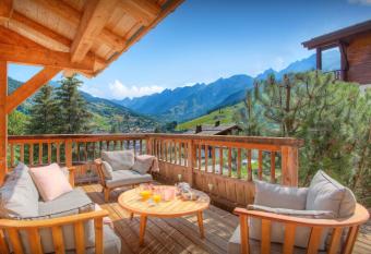 Chalet Timan - OVO Network has Balcony rooms
