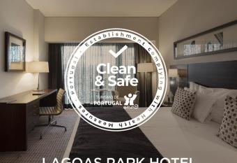 Lagoas Park Hotel allows 18 year olds to book a room