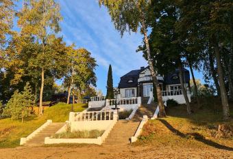 TRAK   SL  NIS sve  i   namai  has Balcony rooms