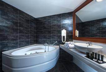 Stella Palace Aqua Park Resort has rooms with a private hot tub