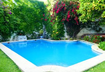 Palacio del Virrey Laserna allows 18 year olds to book a room