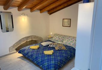 Deni s Apartments allows 18 year olds to book a room