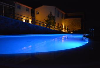 Podere Delle Fanciulle has Balcony rooms