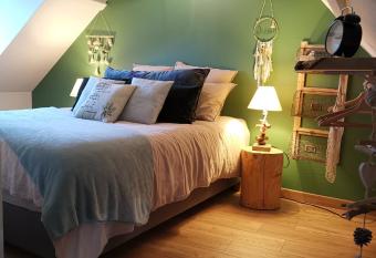 Naturogite Honfleur centre historique avec SAUNA priv   allows 18 year olds to book a room