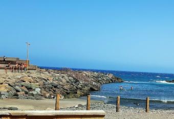 Apartamento muelle allows 18 year olds to book a room