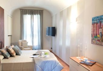 La Finestra sul Borgo has Balcony rooms