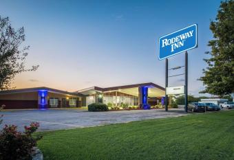 Rodeway Inn Georgetown has Smoking rooms