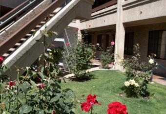 Premier Inns Thousand Oaks has Smoking rooms