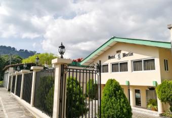 Hotel Berlin allows 18 year olds to book a room