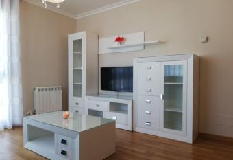 Pedrouzo Suites allows 18 year olds to book a room