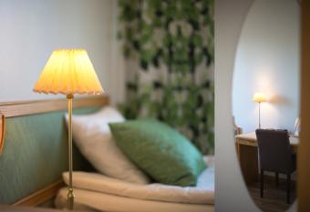 Hotel Milton has Balcony rooms