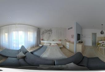 Hunyadi Apartman allows 18 year olds to book a room