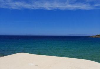 Paroscarmel studio-apartment allows 18 year olds to book a room