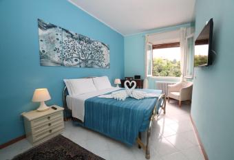 B&B PONTEVECCHIO has Balcony rooms