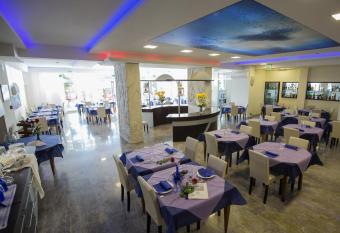 Hotel Roma has Balcony rooms