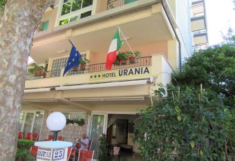 Hotel Urania allows 18 year olds to book a room