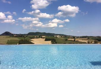 Domaine Isaure has Balcony rooms