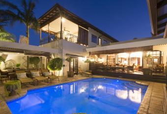 Five Burnham Guest House has Balcony rooms