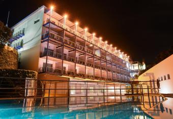 Hotel Do Caracol has Smoking/Balcony rooms