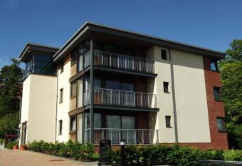 Perth Youth Hostel and Apartments has Balcony rooms