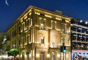 Hotel La Pace has Balcony rooms